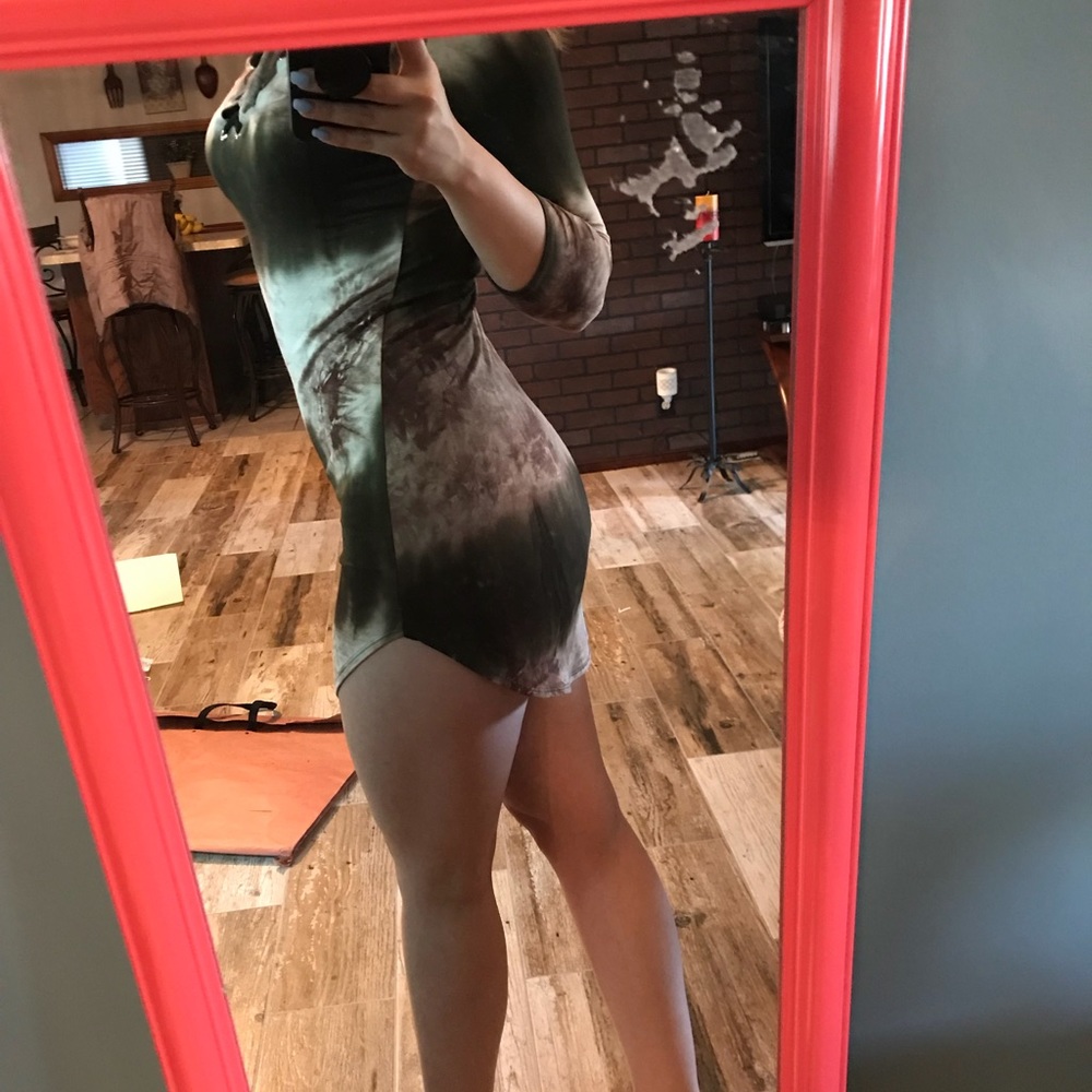 TIE-DYE MINI DRESS✨🖤💚